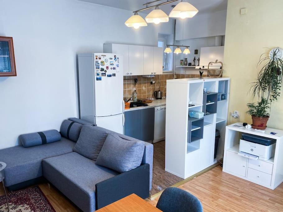 Cozy and Modern 2-bedroom Apartment