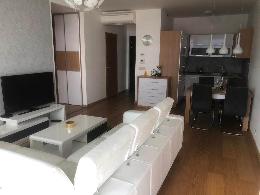 Downtown apartment in the heart of the new city center, 4 persons, parking