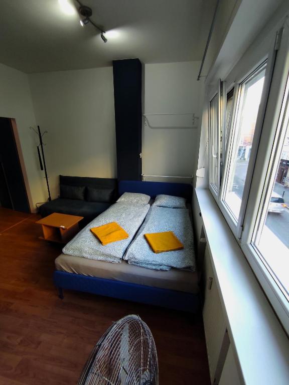 Great Price & Center Studio