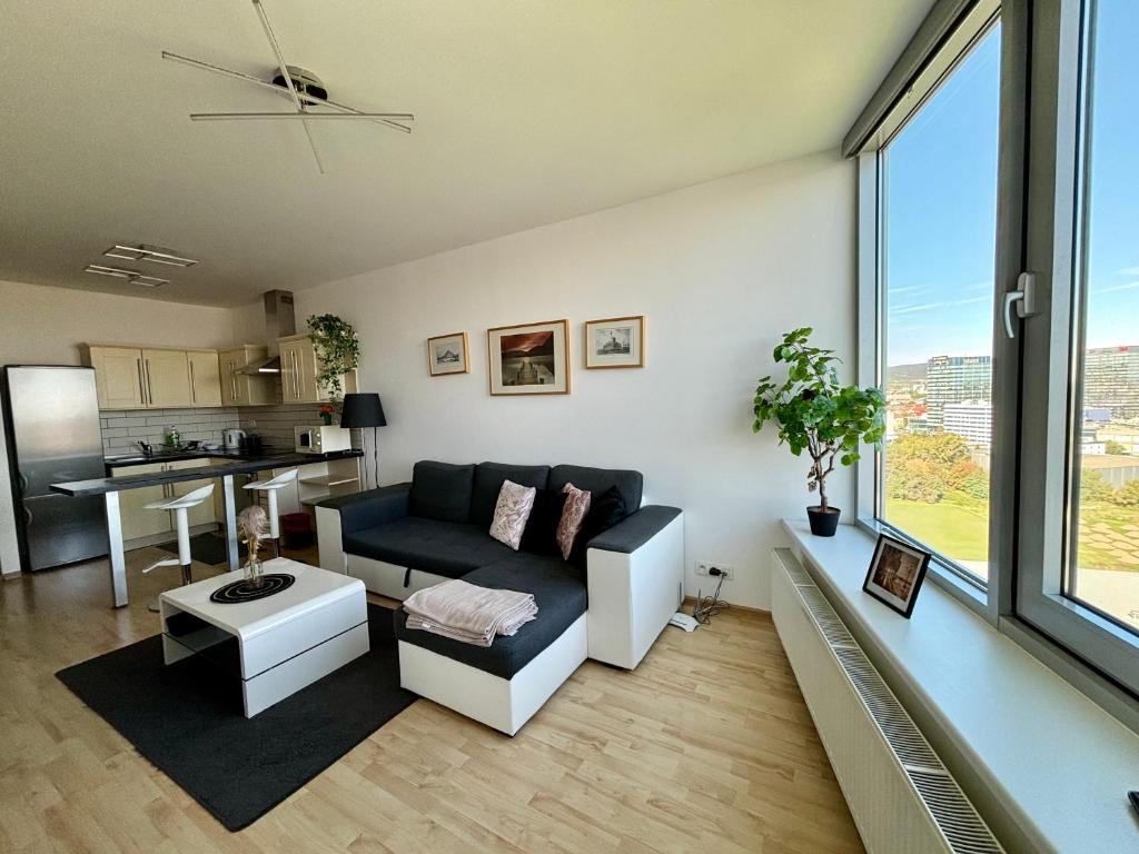 Three towers with beautiful view and parking!
