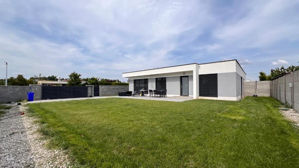 Klimatizovaný Apartmánový dom s vírivkou, 10B