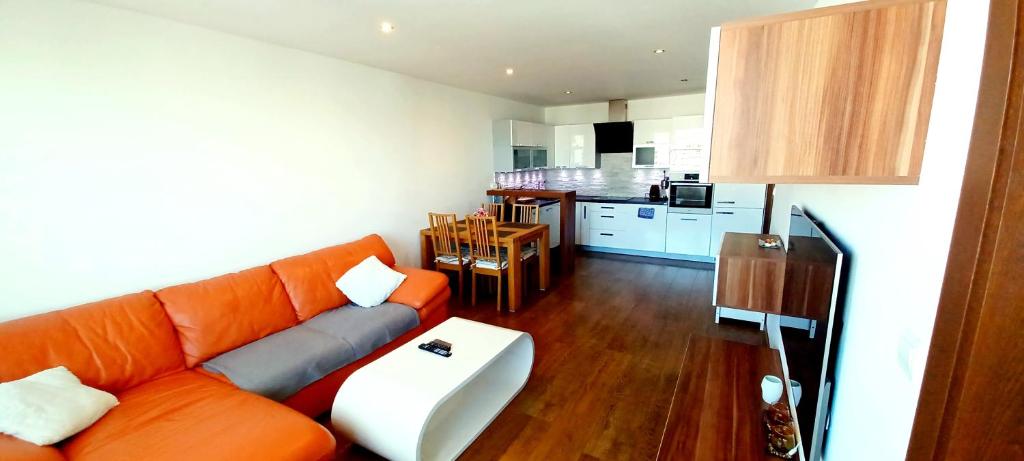 Modern apartment, 300m from Main Street and Aupark